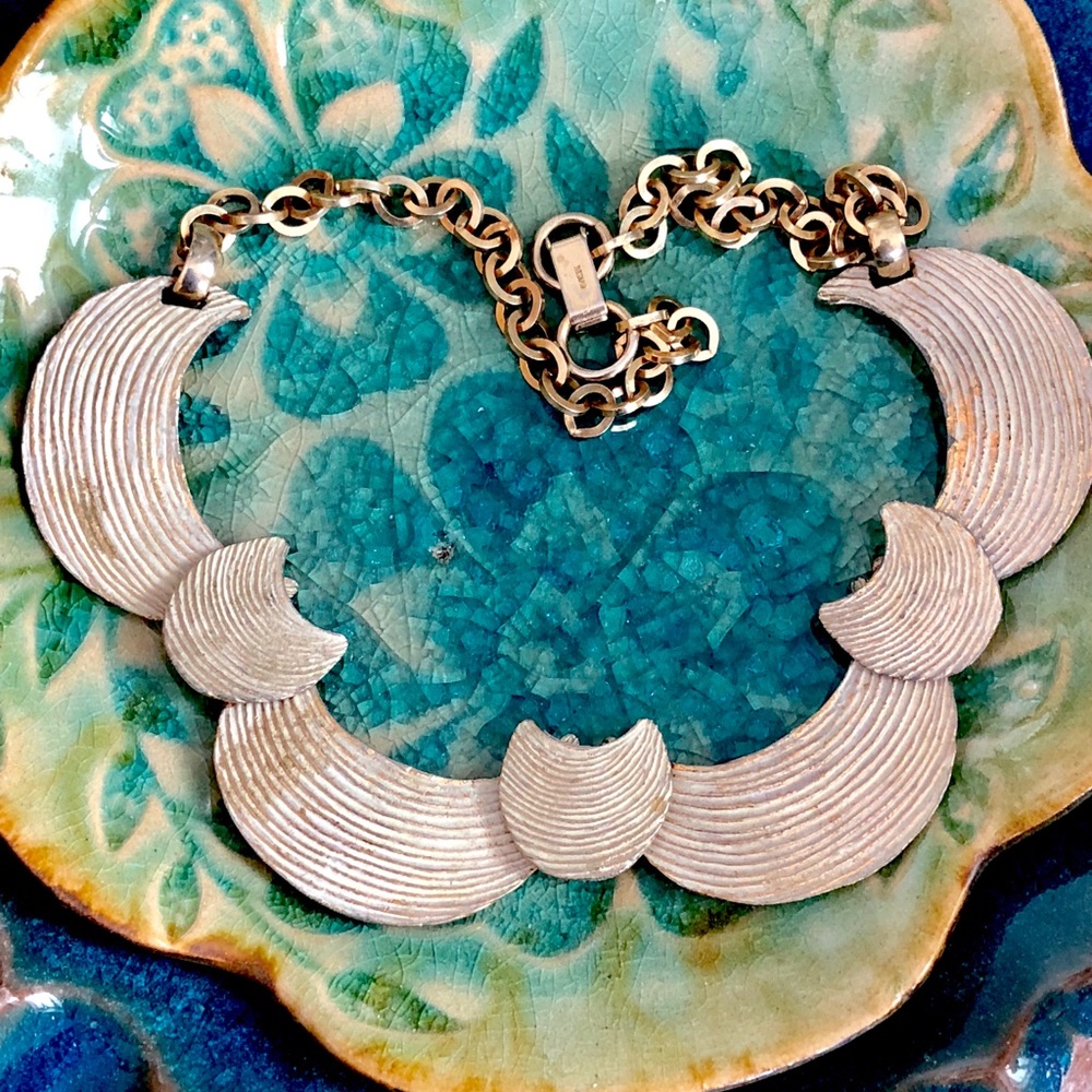 Vintage Art Deco Retro Necklace.  Ivory/ gold.